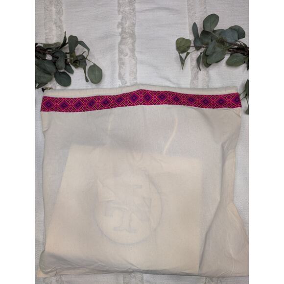 Small Ella Bio Tote in Warm White - Picture 2 of 7